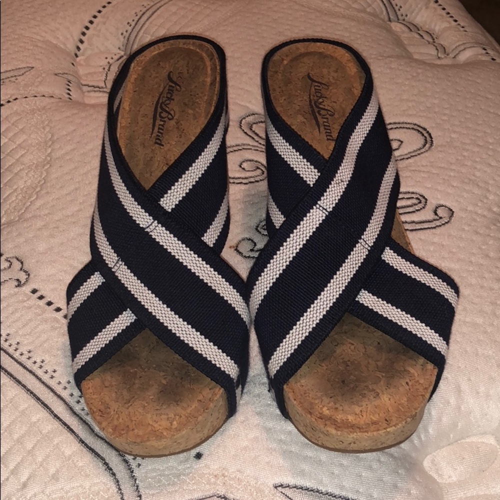 Lucky wedges navy and white size 8
